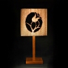 12. 4 segni, tulipano, mastice, paralume 26x26 h27,5, luce accesa